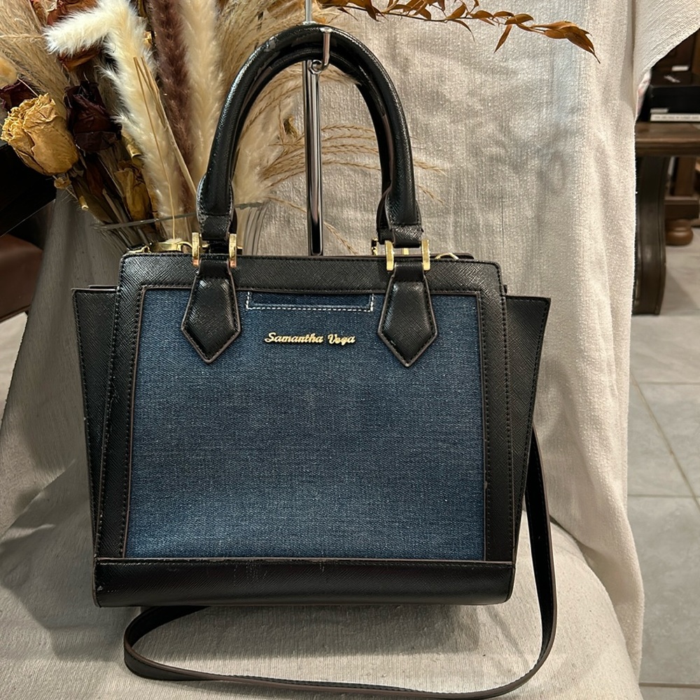 Samantha Vega detachable strap/cross body